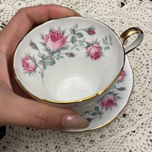 Aynsley Corset Shape Pink Roses - Picture 4 of 6